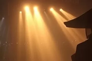 空镜工作室静物长镜中的器物摆位与光影